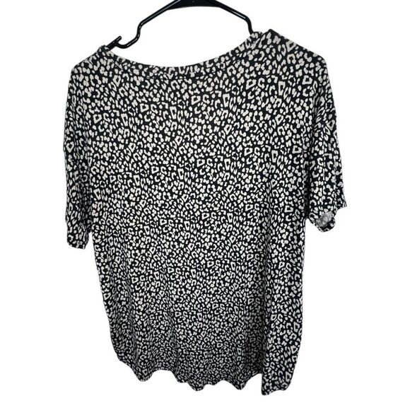 American Eagle Cheetah Print Super Soft Short Sleeve T-Shirt - Picture 3 of 4